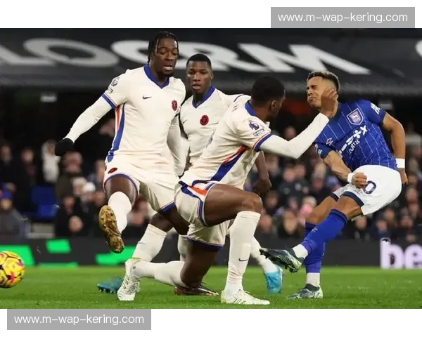 纽卡斯尔控球数据占优但防守转换缓慢,雅各布梅开二度难救主 纽卡斯尔控球数据占优但防守转换缓慢,雅各布梅开二度难救主